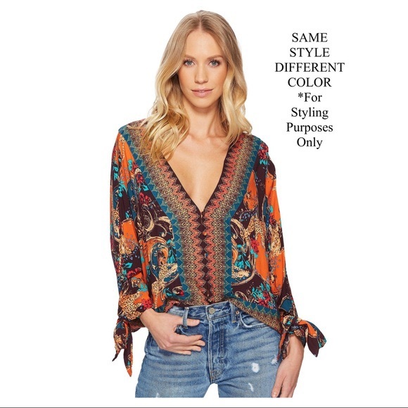 FREE PEOPLE BOHO FLOWY TOP PULLOVER BOHEMIAN PRINT V-NECK BLOUSE A3C - Picture 5 of 16